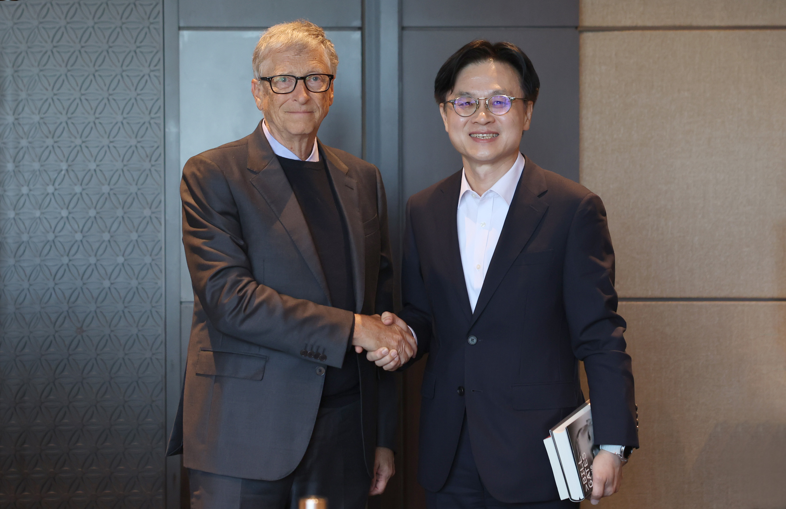 Minister Meets TerraPower Chairman Bill Gates