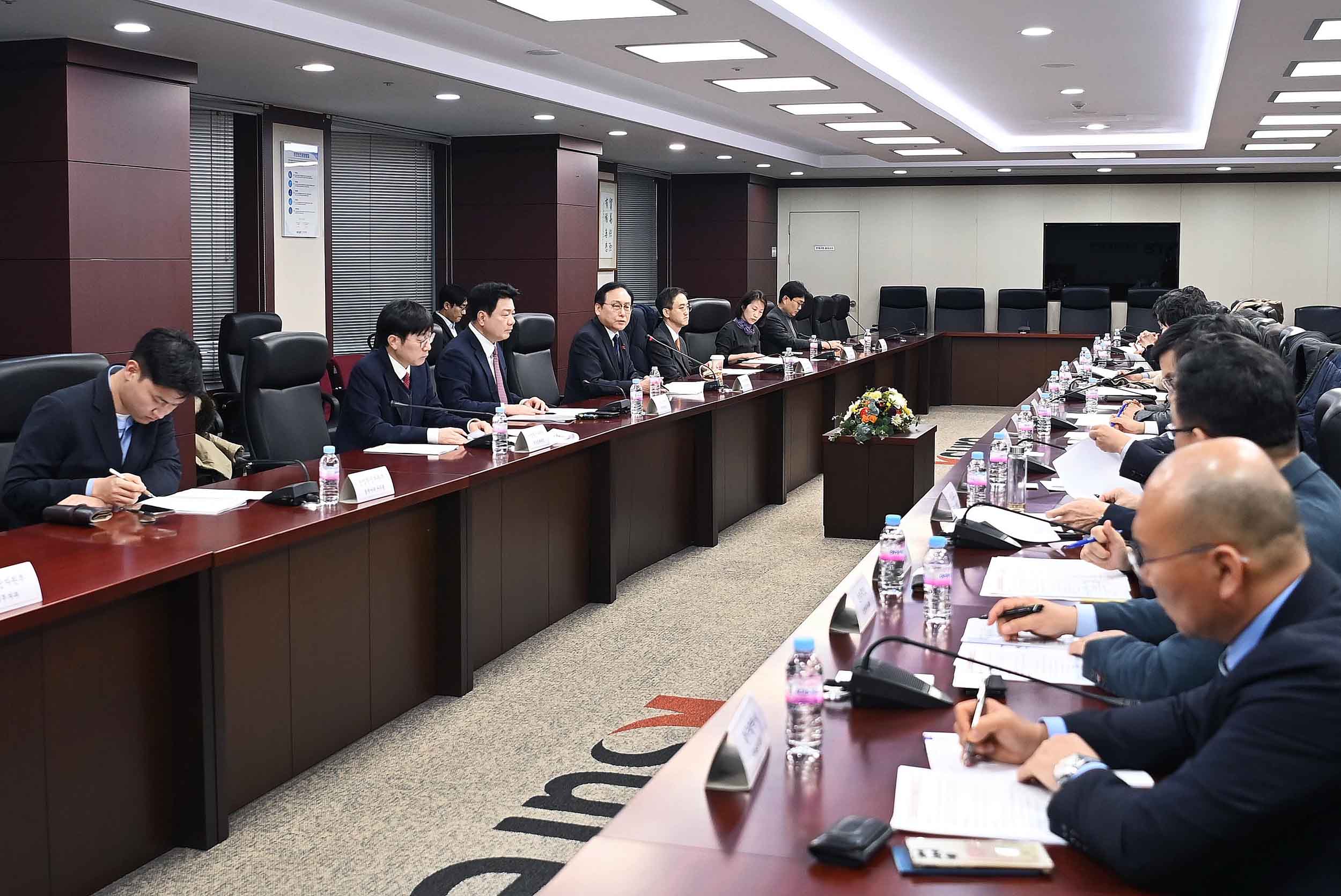 Trade Minister chairs foreign investment policy consultation meeting 