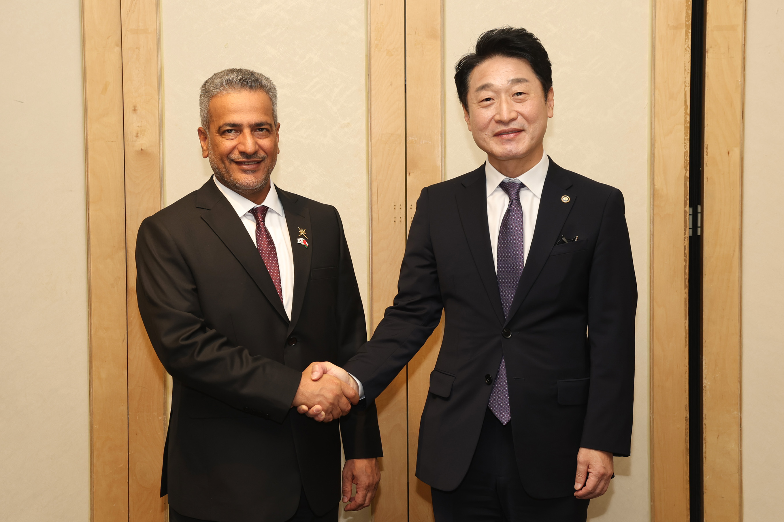 Vice Minister Meets Oman’s Undersecretary of the Ministry of Energy and Minerals