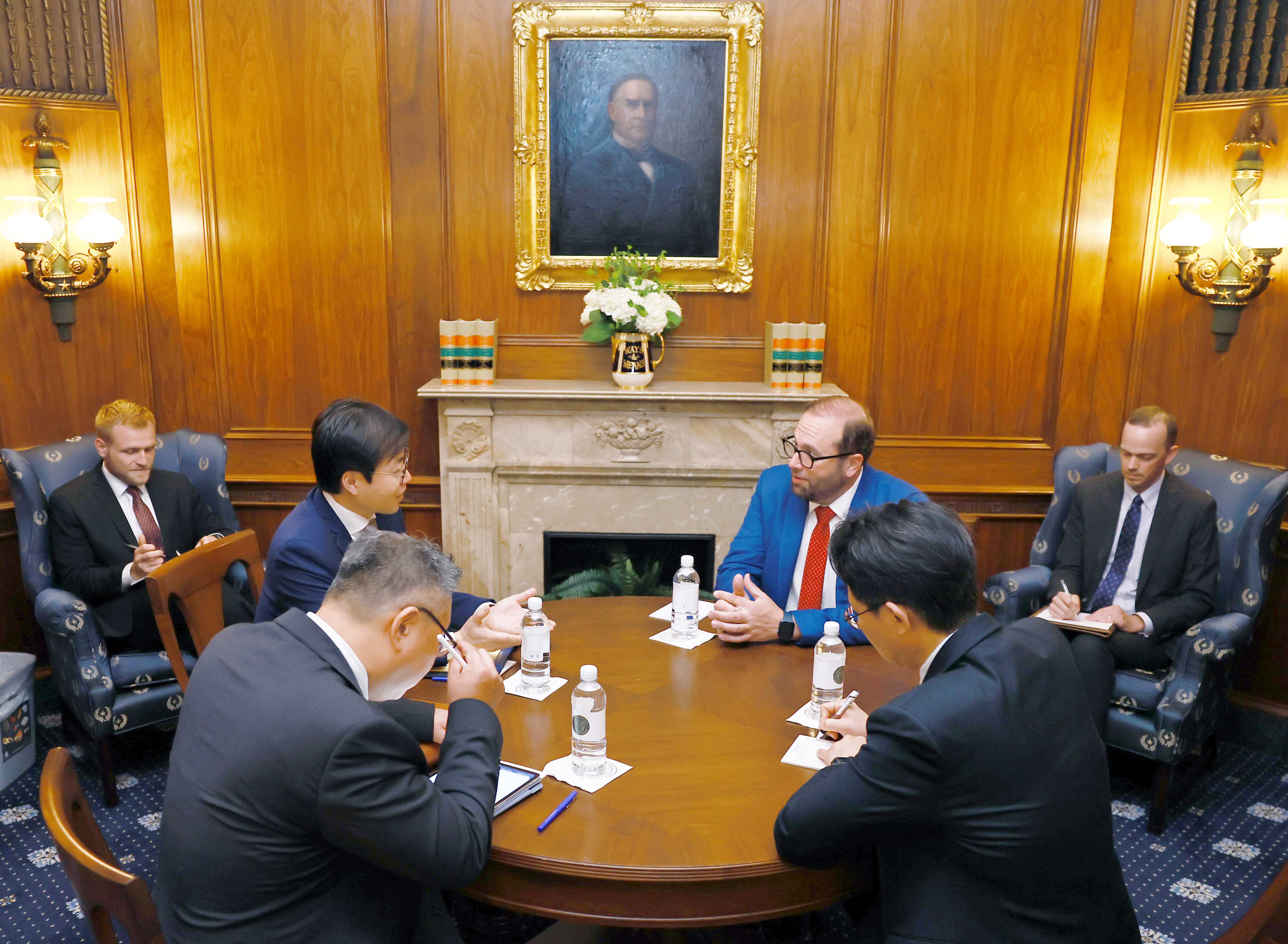 Trade Minister meets U.S. House Committee on Ways and Means Chairman