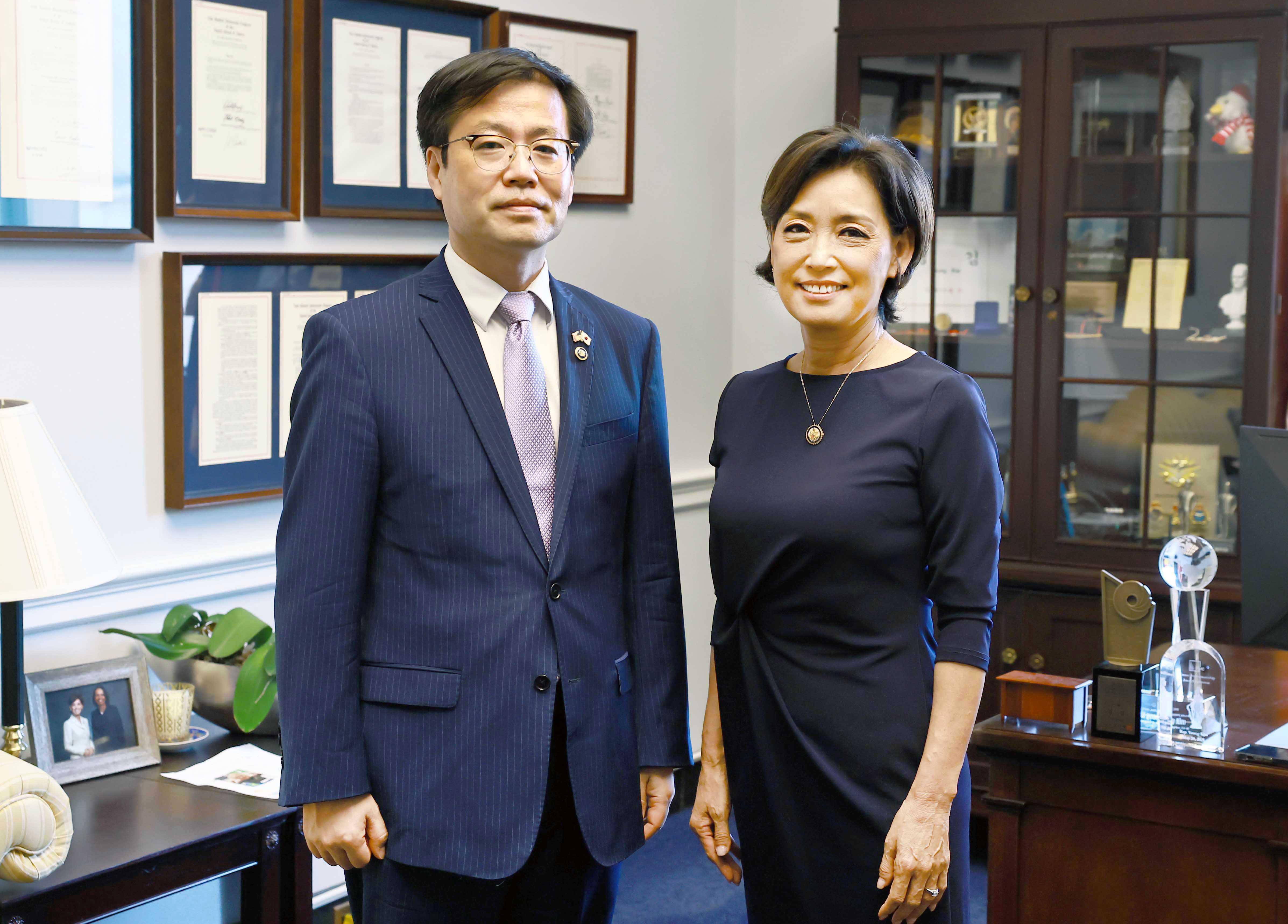 Trade Minister meets U.S. Representative Young Kim