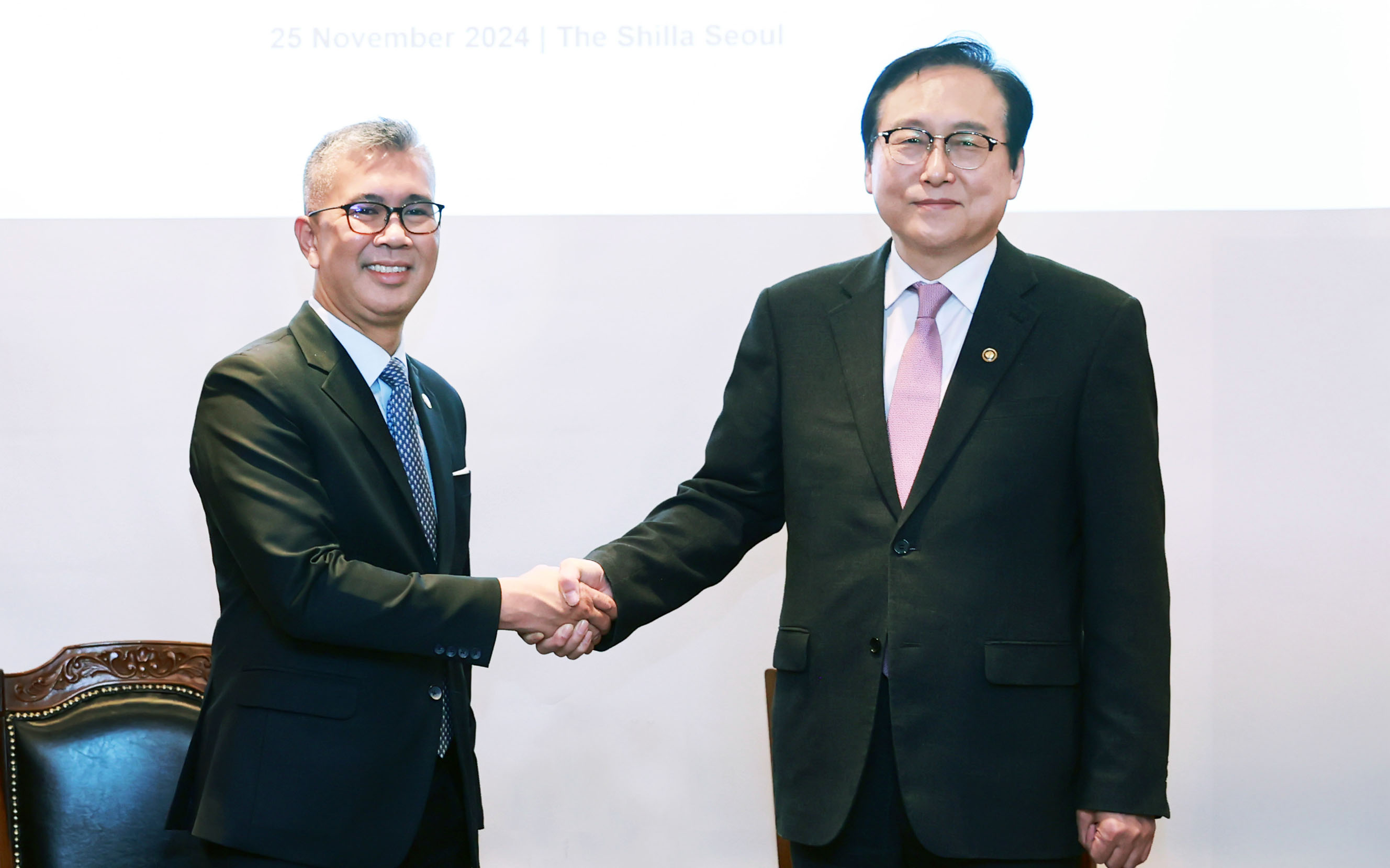 Trade Minister meets Malaysia’s Minister for Investment, Trade and Industry