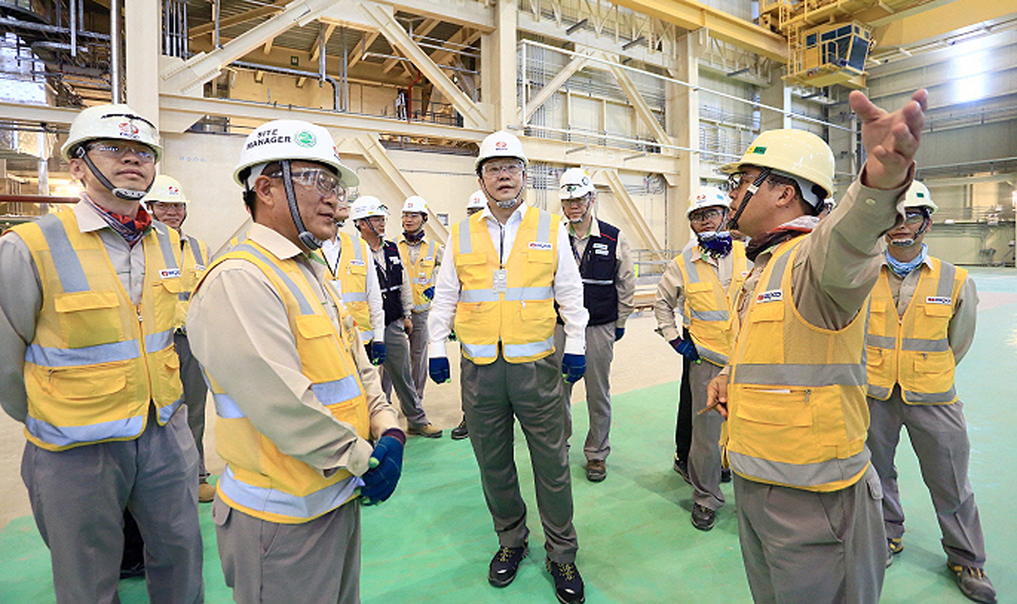 161020-UAE-plant-visit.jpg 1