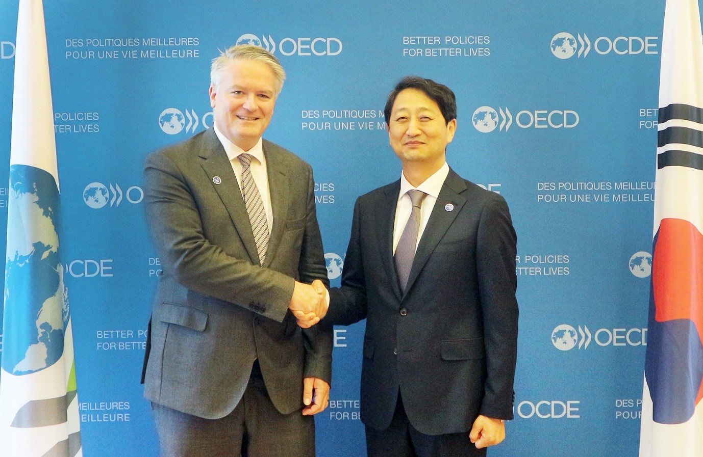 Trade Minister holds talks on sidelines of OECD 2022 Ministerial Council  Image 2