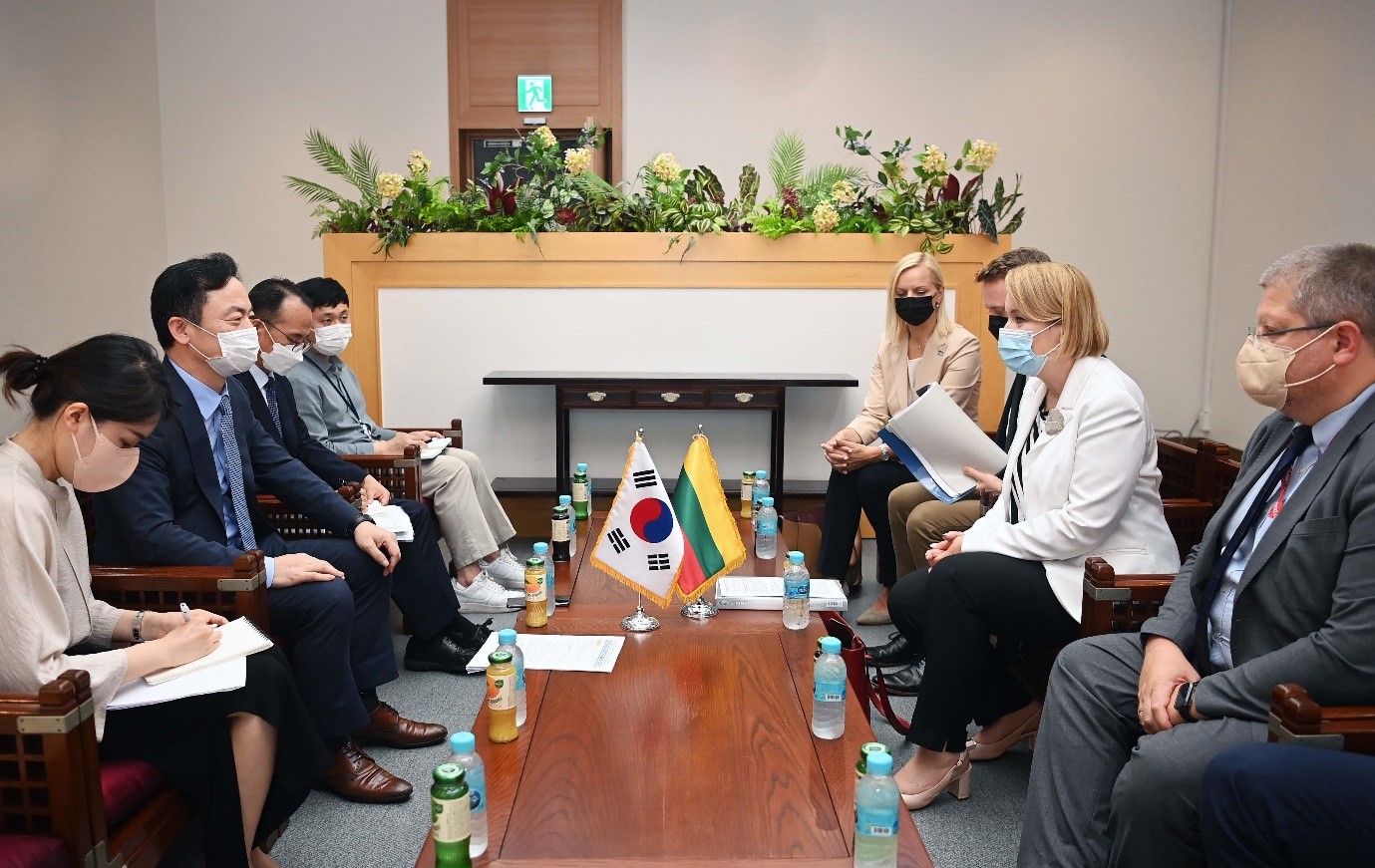 Korea and Lithuania hold talks on bilateral cooperation