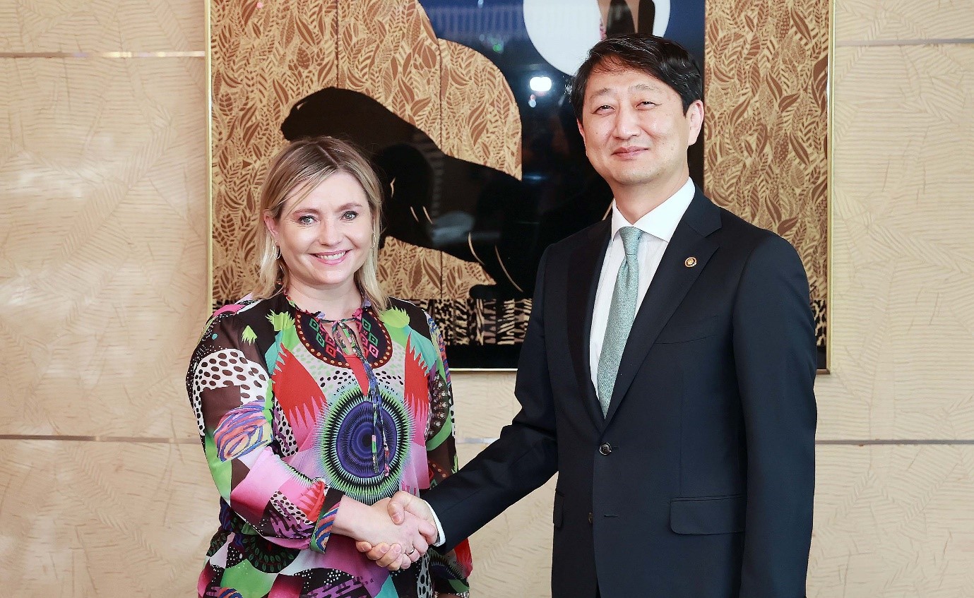 Korea and Iceland discuss trade and economic cooperation Image 0