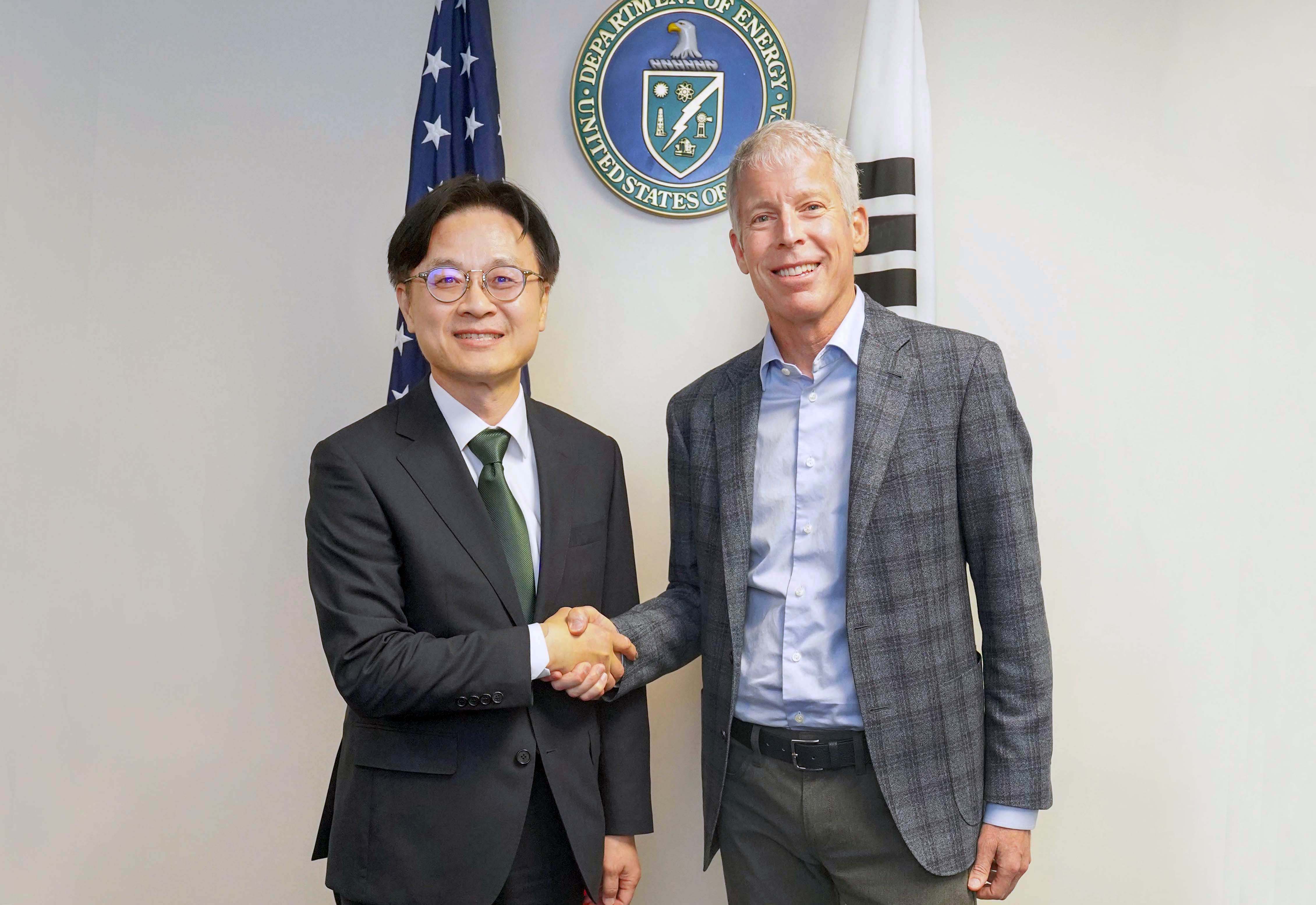 Minister Meets US Secretary of Energy
