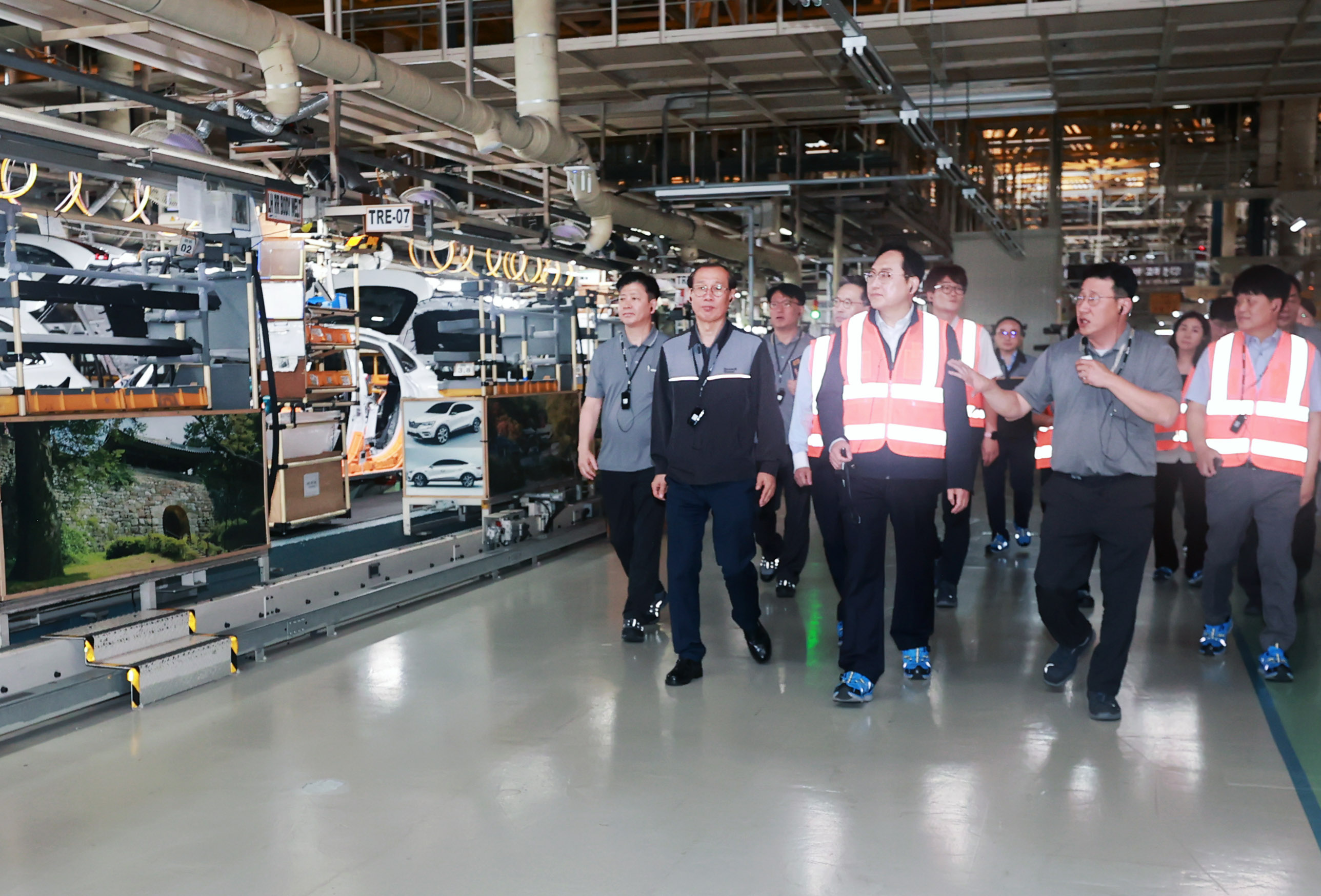 Trade Minister visits Renault Korea's Busan plant