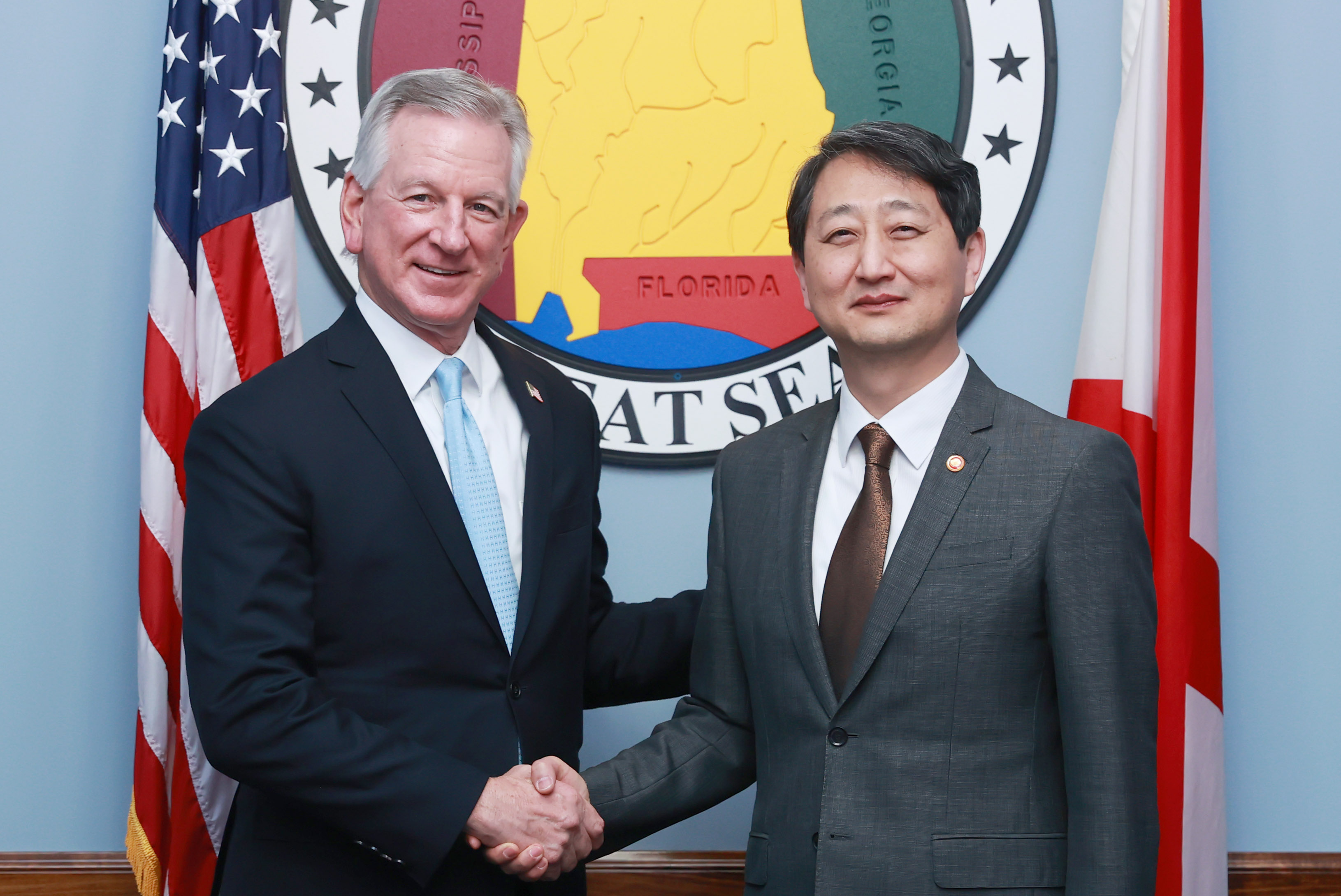 Minister Ahn meets U.S. Senator Tommy Tuberville