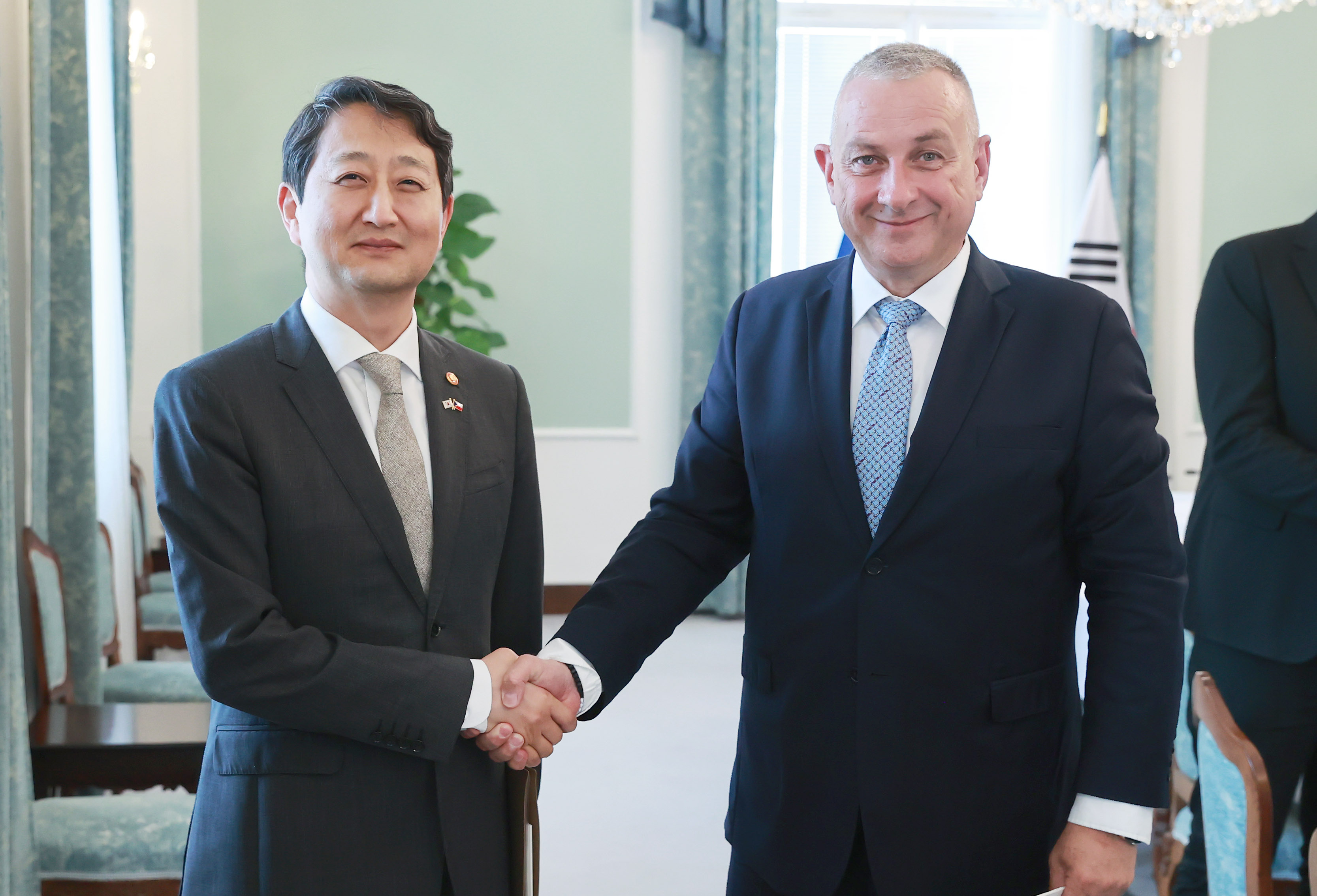 Minister Ahn meets Czech Minister of Industry and Trade