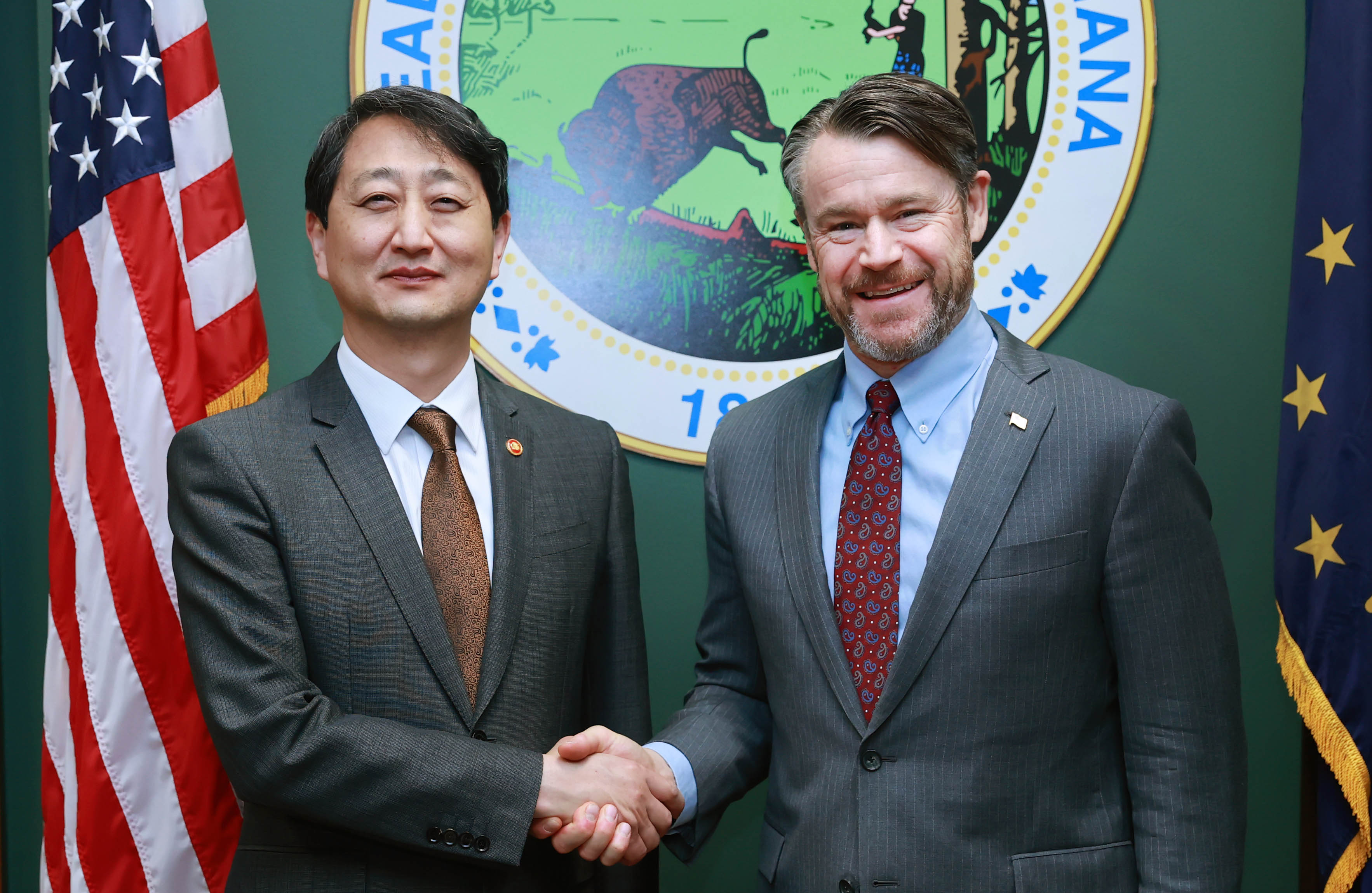 Minister Ahn meets U.S. Senator Todd Young