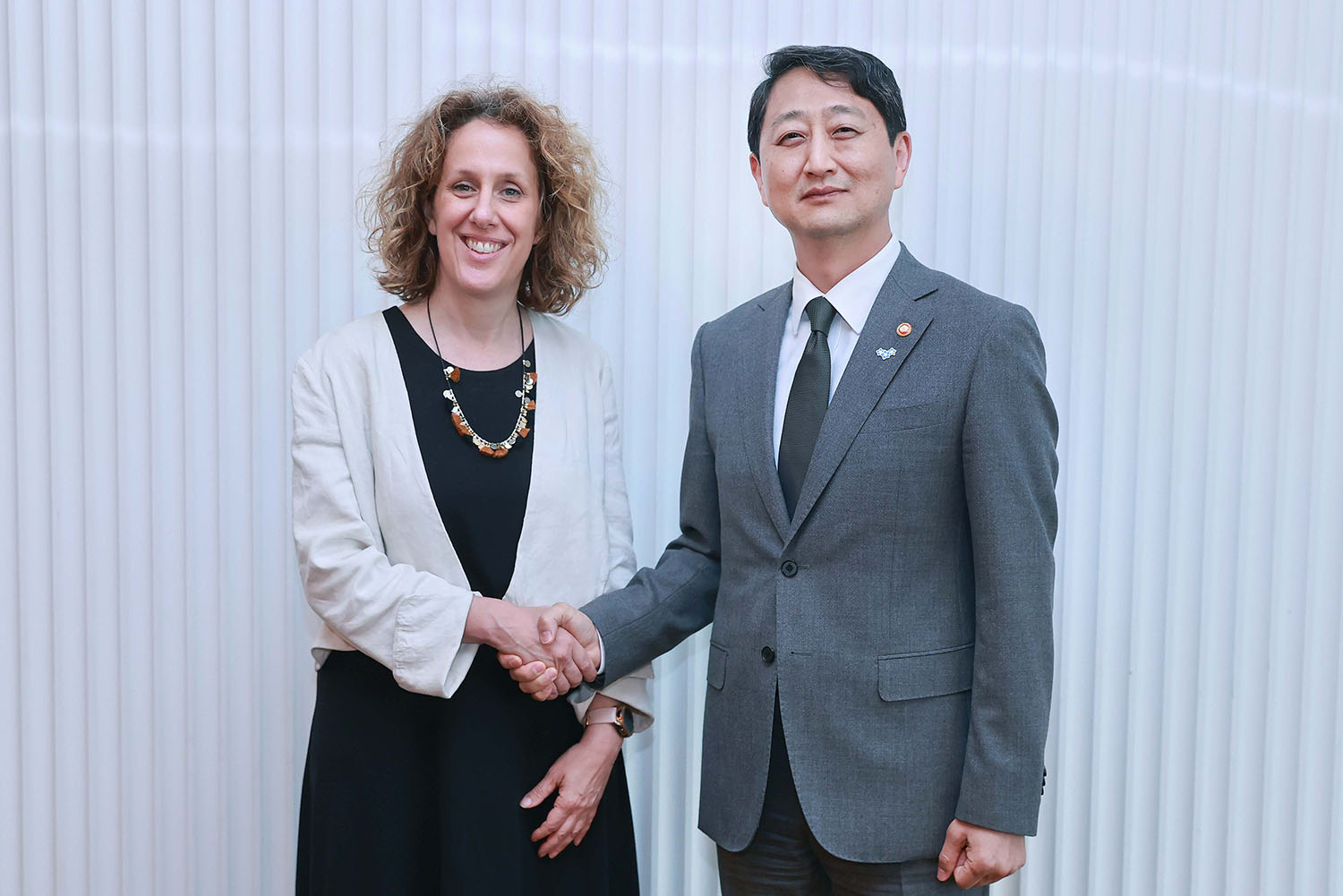 Minister Ahn meets Climate Group CEO _1