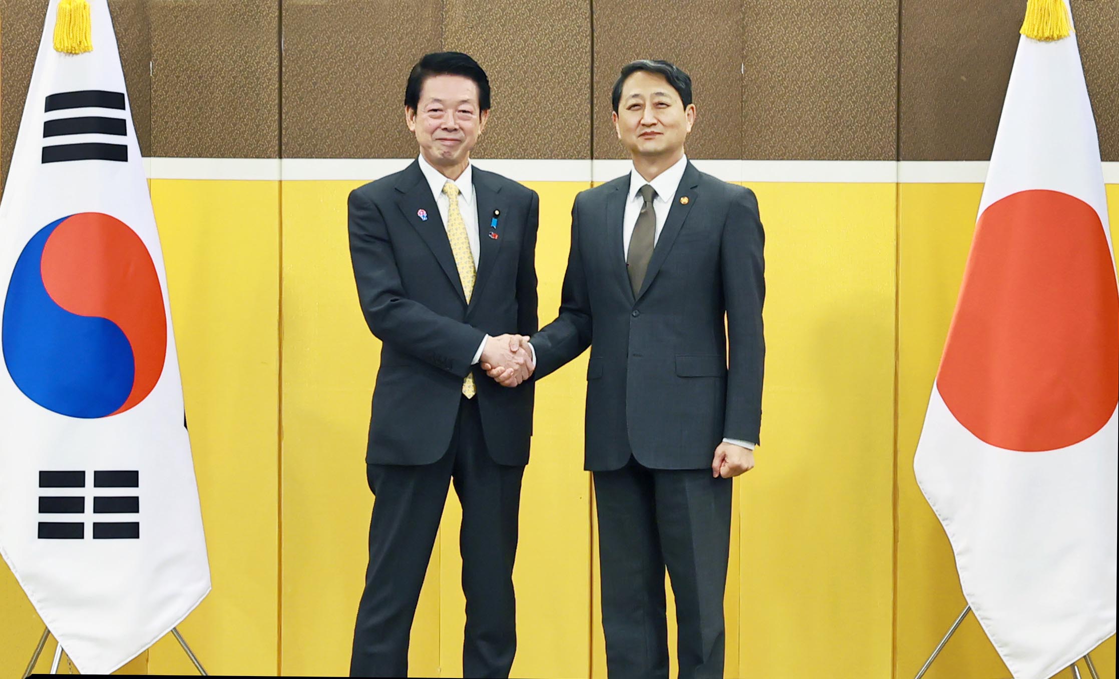 Minister Ahn meets Japan’s Minister of Economy, Trade and Industry_1