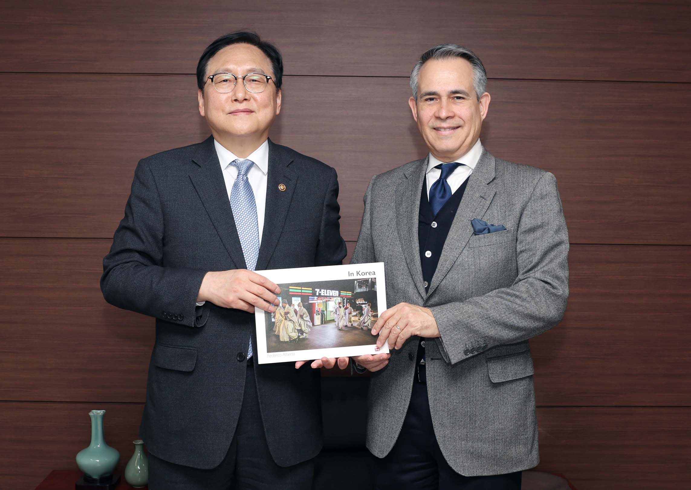 Trade Minister meets Ambassador of the Dominican Republic to Korea_1
