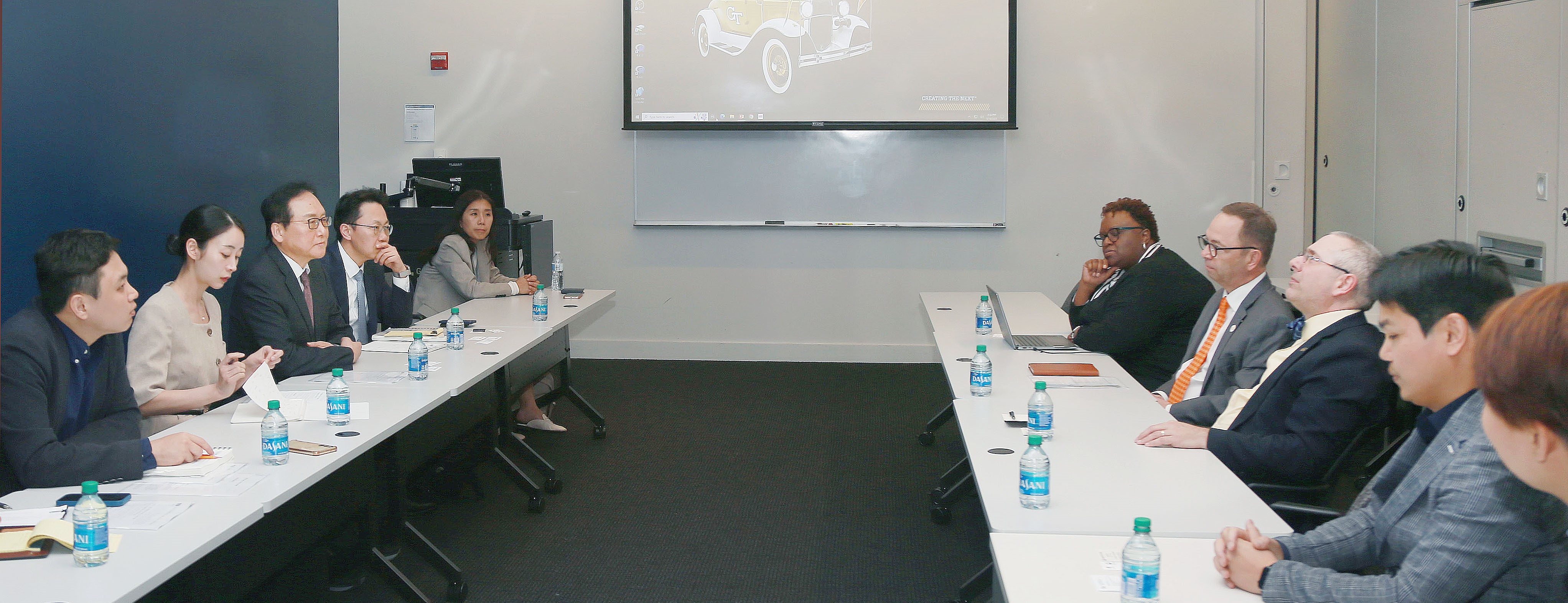 Trade Minister meets with Georgia Tech Vice Provost for International Initiatives _1