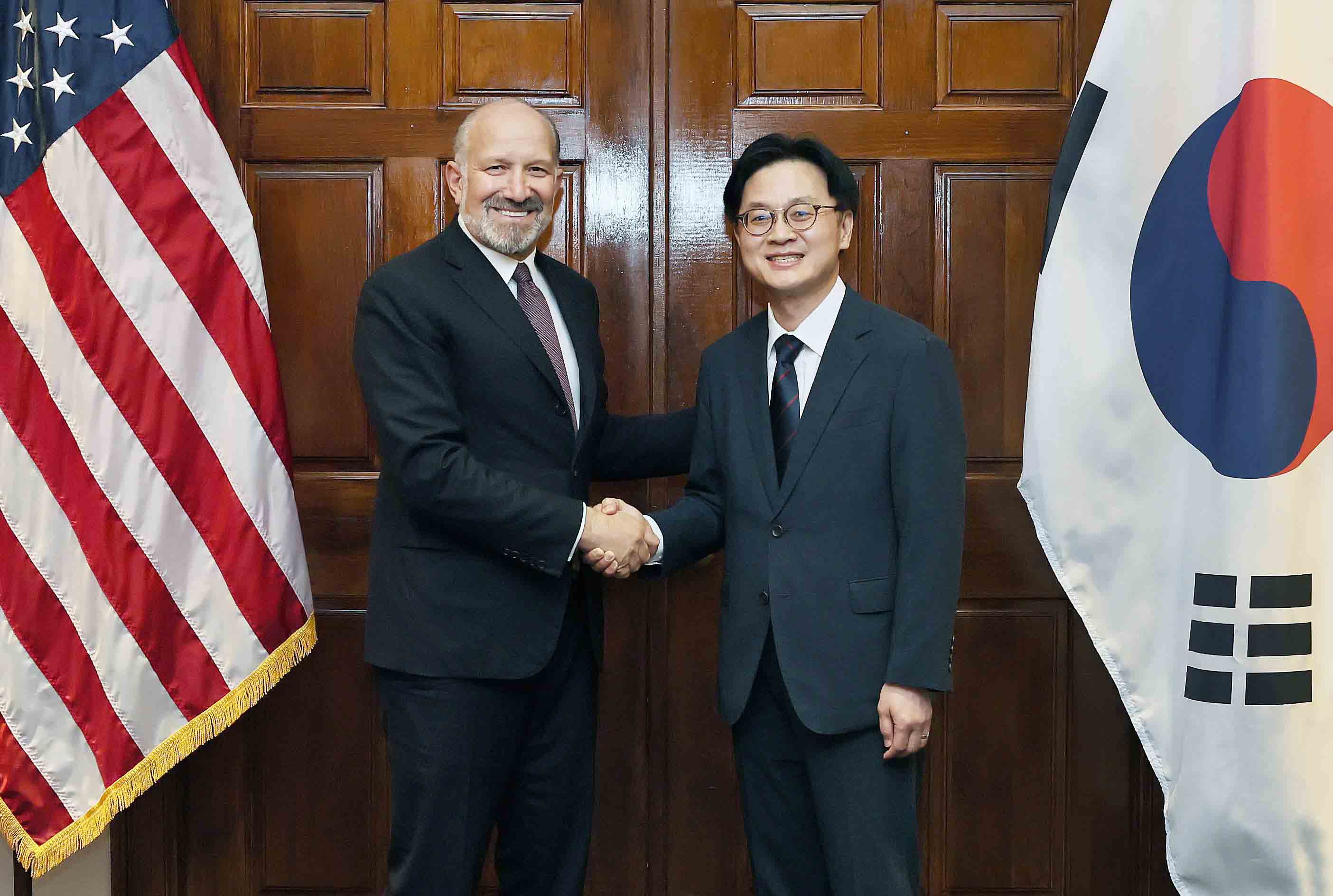 Minister Meets U.S. Secretary of Commerce_1