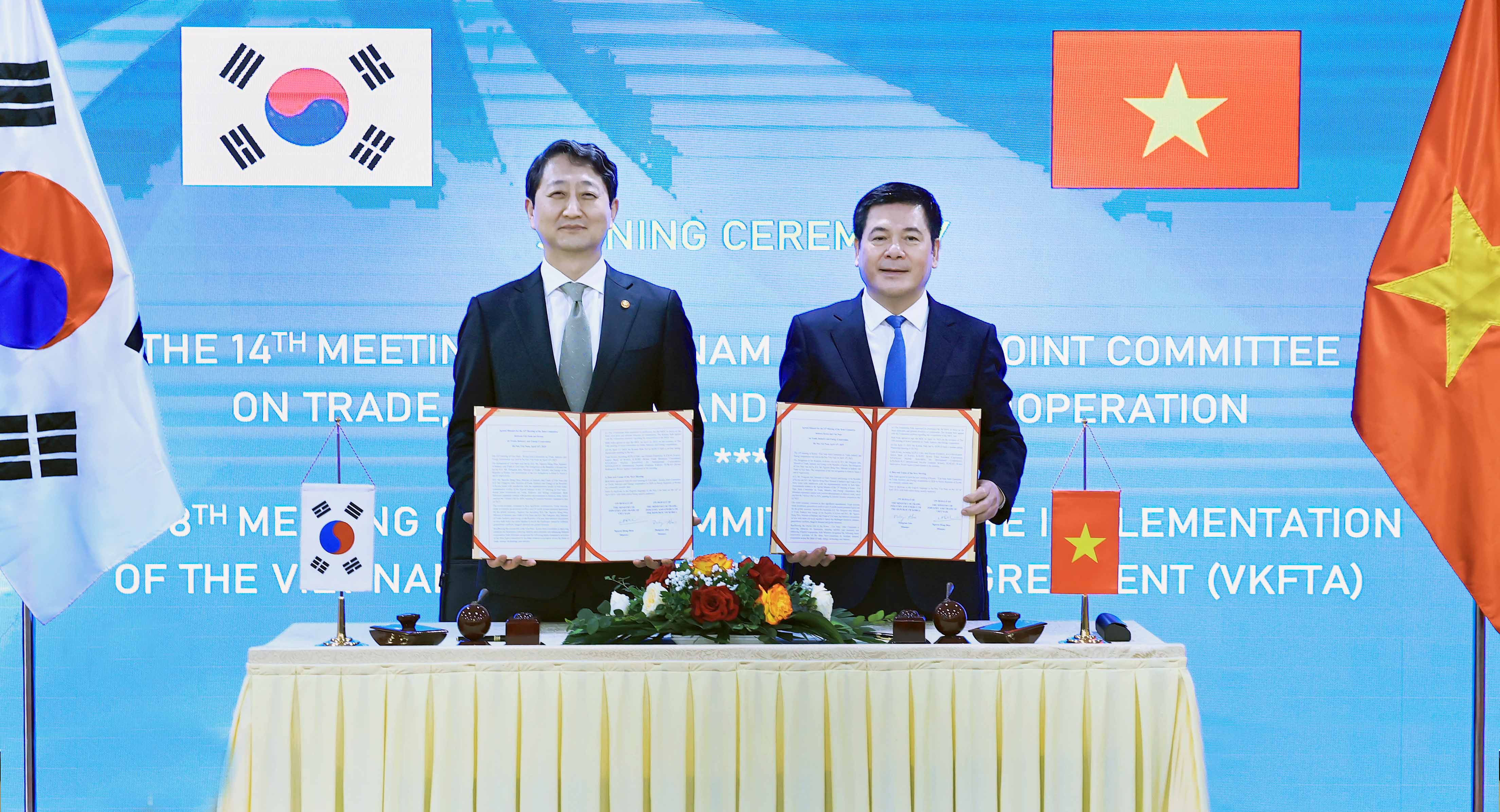 Korea and Vietnam hold ceremony for signing of minutes_1
