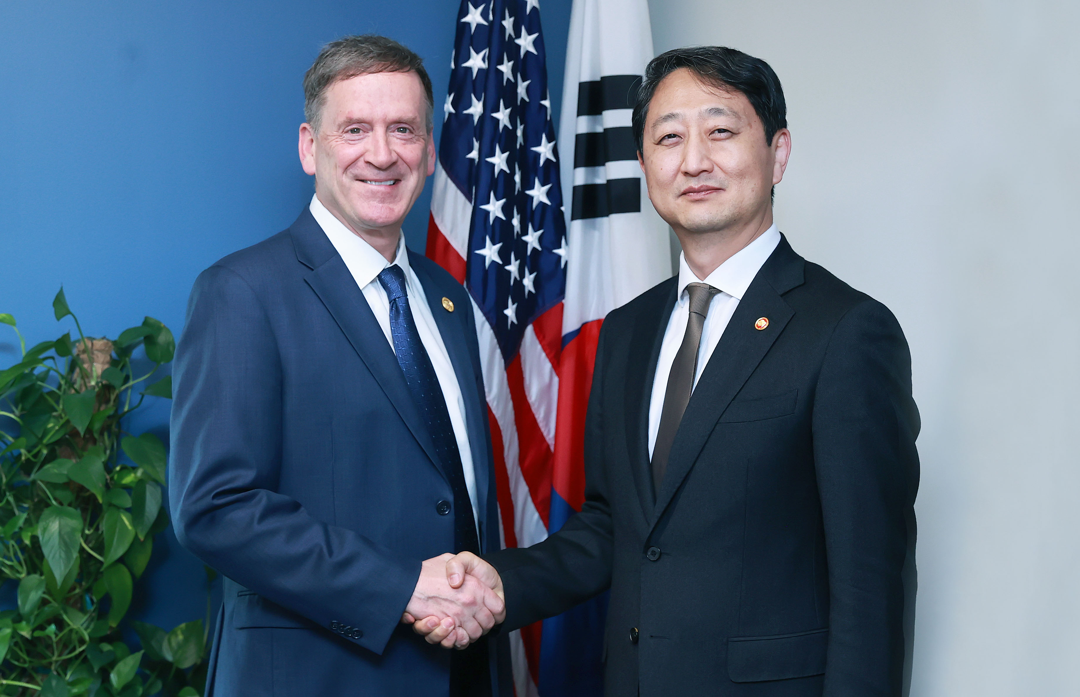 Minister Ahn meets with Wilson Center CEO_1