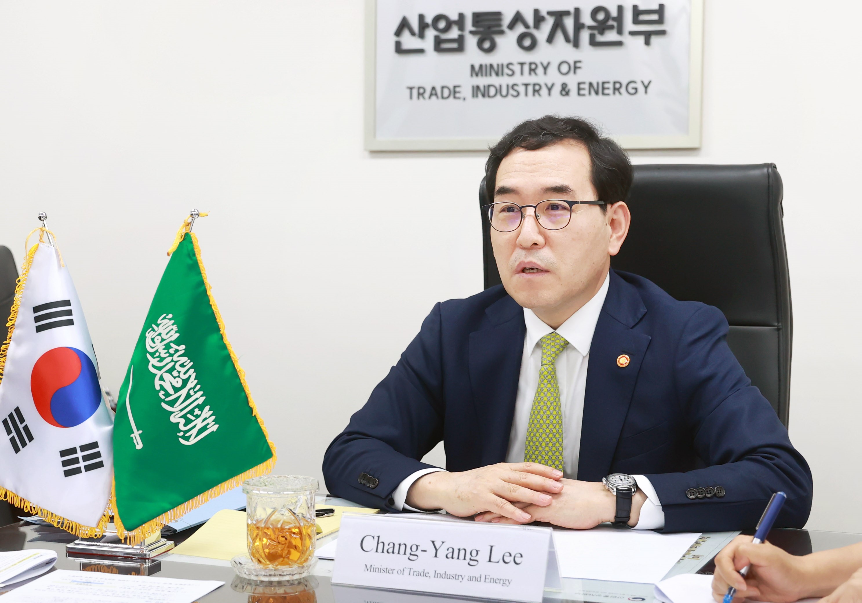 Minister Lee holds talks with Saudi's Energy Minister Image 0
