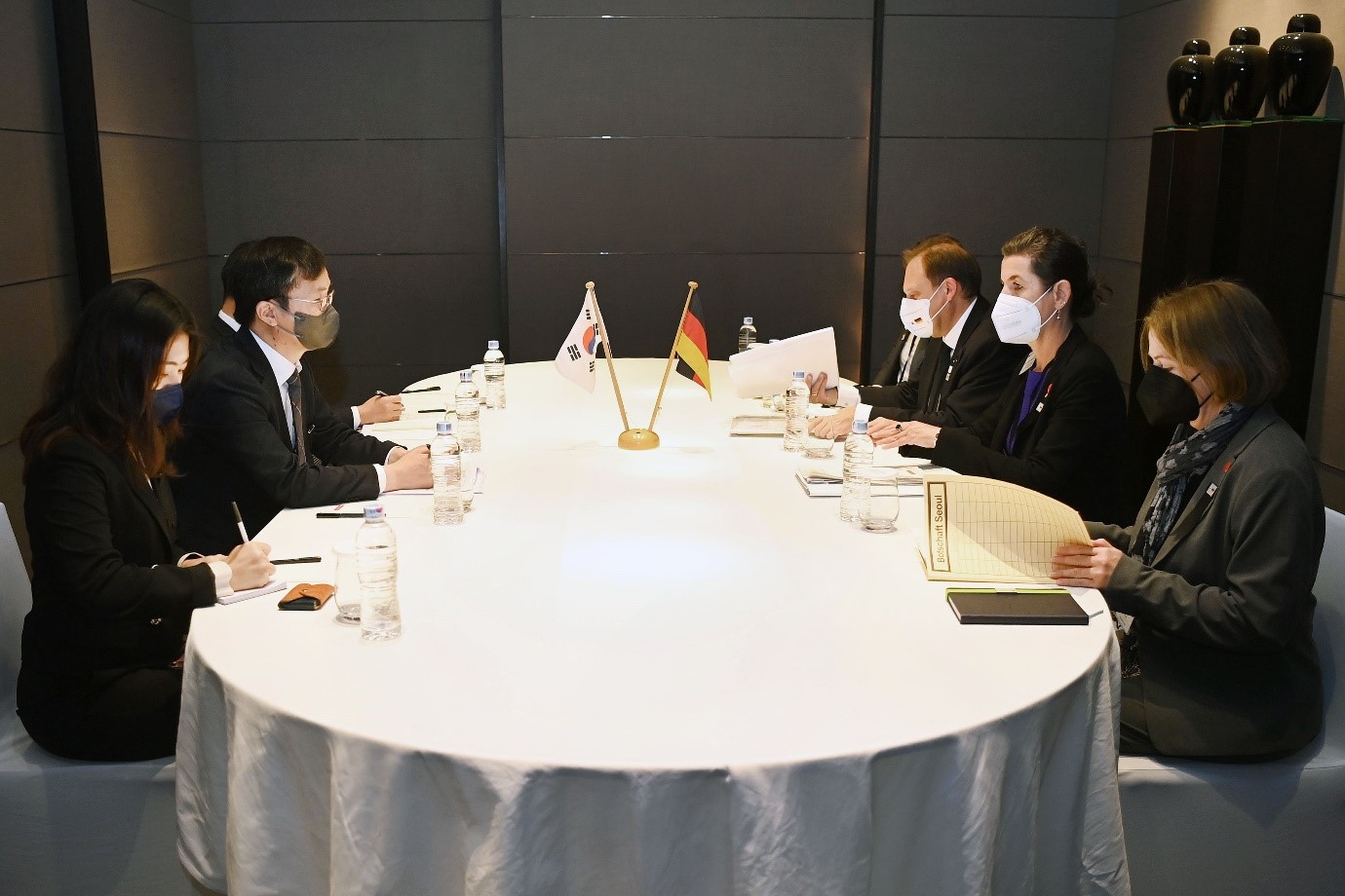 Korea and Germany hold talks on IRA and economic cooperation