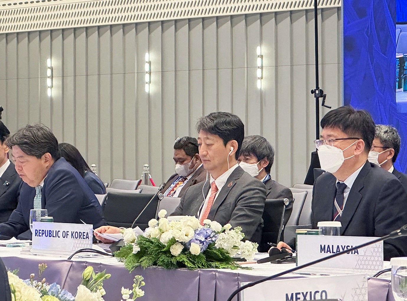 Trade Minister attends 33rd APEC Ministerial Meeting Image 0