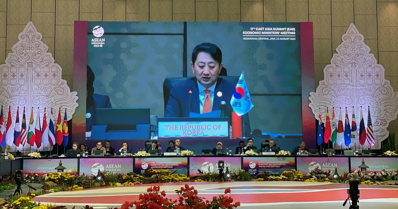 Trade Minister attends ASEAN meetings in Indonesia